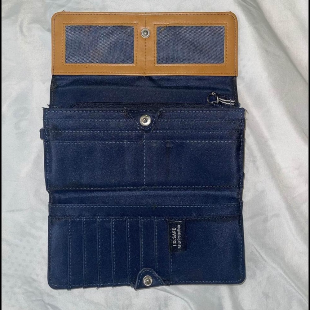 Blue nautica wallet